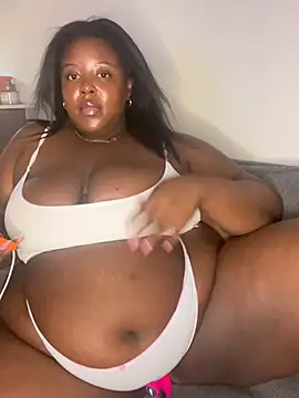 Snapshot of BouncyBBW chatting on July 16, 10:38 pm BouncyBBW online show from July 16, 10:38 pm