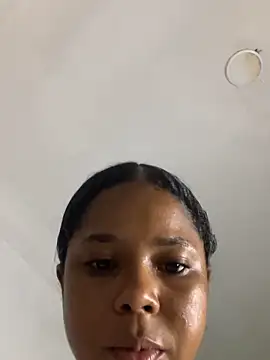 LIA PARKERR online show from April 5, 12:41 am