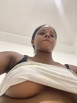 Snapshot of LIA_PARKERR chatting on May 27, 7:33 pm LIA PARKERR online show from May 27, 7:33 pm