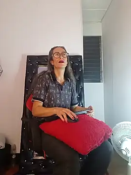 Snapshot of laurasofia45 chatting on February 9, 7:07 pm laurasofia45 online show from February 9, 7:07 pm