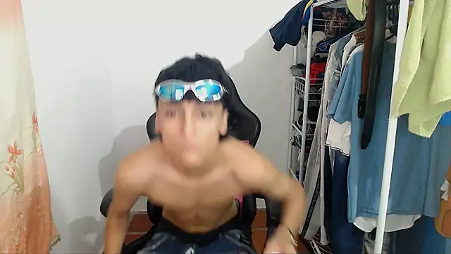 Snapshot of BOY_0914 chatting on February 21, 5:52 am BOY 0914 online show from February 21, 5:52 am