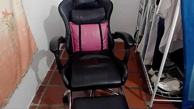 Snapshot of BOY_0914 chatting on February 27, 5:18 am BOY 0914 online show from February 27, 5:18 am