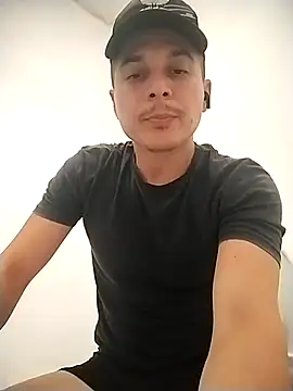 Reuss25 online show from April 21, 12:34 am