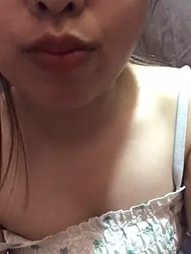 Snapshot of honeyyy110 chatting on March 2, 5:19 am honeyyy110 online show from March 2, 5:19 am