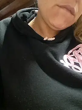 tuhardsexy online show from April 24, 1:35 pm