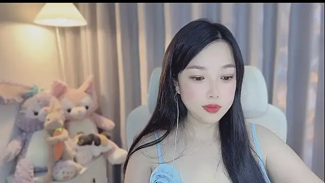 Yumi yuni online show from April 15, 12:45 pm