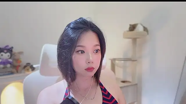 Snapshot of Yumi_yuni chatting on July 24, 1:25 am Yumi yuni online show from July 24, 1:25 am