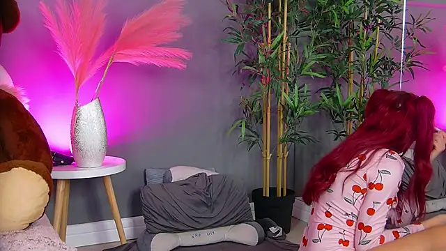 CrystalRedd online show from April 3, 4:32 am