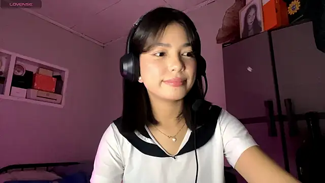 Snapshot of ConstancePorrini chatting on February 3, 3:28 pm ConstancePorrini online show from February 3, 3:28 pm