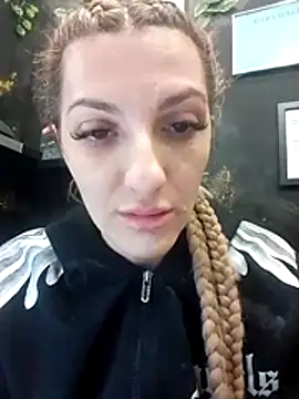 Snapshot of LannaQuinn chatting on February 5, 3:49 pm LannaQuinn online show from February 5, 3:49 pm