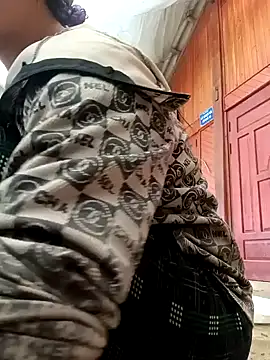 Snapshot of hot-luna- chatting on February 18, 12:39 am hot-luna- online show from February 18, 12:39 am