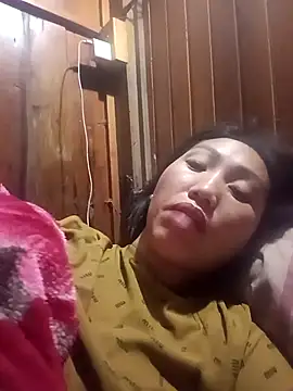 hot-luna- online show from March 25, 11:00 pm