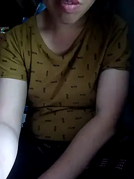 hot-luna- online show from April 13, 10:10 am