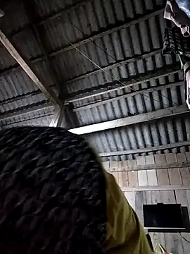 Snapshot of Bella-222 chatting on February 11, 1:49 pm Bella-222 online show from February 11, 1:49 pm