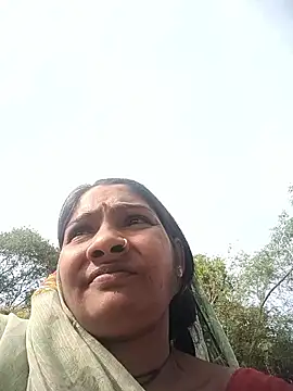 Hotty raghni online show from February 20, 9:54 am