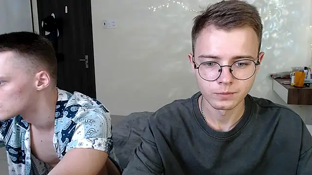 NikiKerryCum online show from June 15, 12:18 pm
