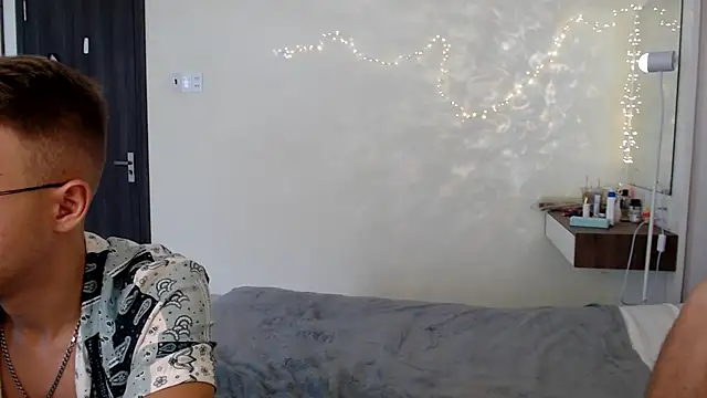 NikiKerryCum online show from June 30, 5:08 am