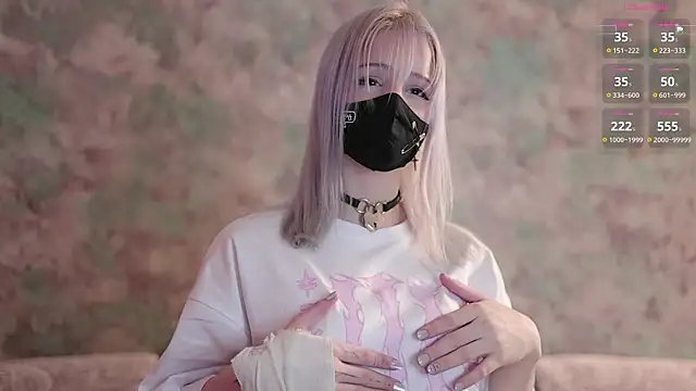 Snapshot of Yunakiss chatting on March 2, 9:10 pm Yunakiss online show from March 2, 9:10 pm