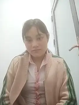 Snapshot of Momo-biki chatting on February 5, 2:05 am Momo-biki online show from February 5, 2:05 am