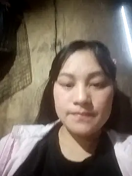 Snapshot of Momo-biki chatting on February 11, 10:42 am Momo-biki online show from February 11, 10:42 am