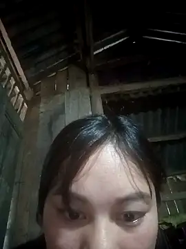 Snapshot of Momo-biki chatting on February 23, 12:52 am Momo-biki online show from February 23, 12:52 am