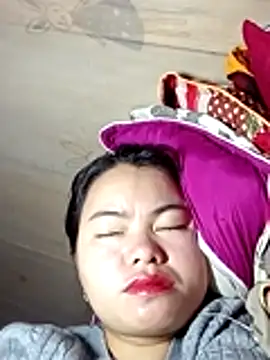 Snapshot of emlylyxinh chatting on February 5, 1:54 am emlylyxinh online show from February 5, 1:54 am