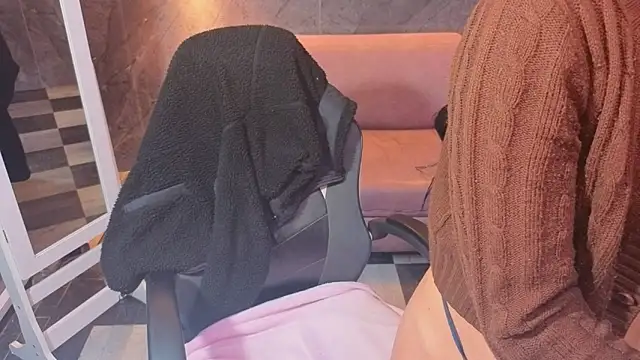 Sophie jones b online show from April 14, 12:33 pm