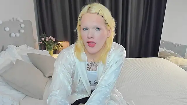 Snapshot of Lollita_Morgan chatting on February 8, 8:45 pm Lollita Morgan online show from February 8, 8:45 pm