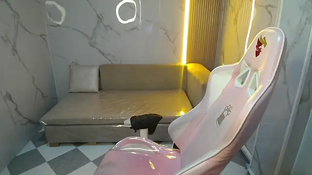 Snapshot of Valerie_moon_b chatting on February 8, 12:41 pm Valerie moon b online show from February 8, 12:41 pm