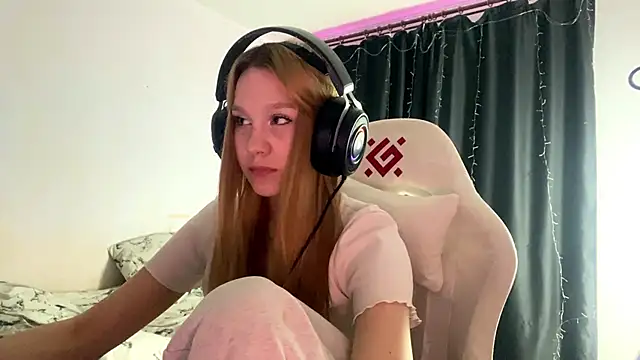 axin burnell online show from April 11, 5:17 pm