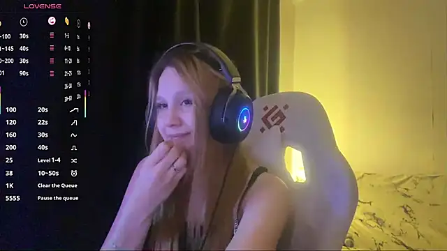axin burnell online show from June 16, 5:48 pm