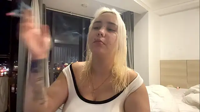 LuxureMia online show from February 16, 3:08 pm