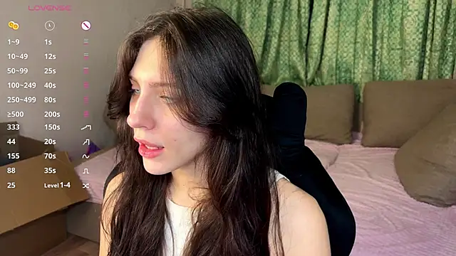 Snapshot of lunawho chatting on May 21, 9:44 pm lunawho online show from May 21, 9:44 pm