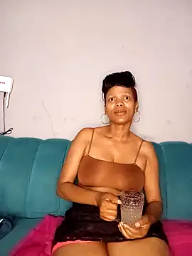 Snapshot of Pogee94 chatting on February 4, 8:31 am Pogee94 online show from February 4, 8:31 am