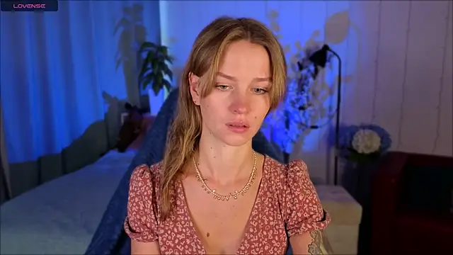 Snapshot of Crystal_Kris chatting on February 20, 1:22 pm Crystal Kris online show from February 20, 1:22 pm