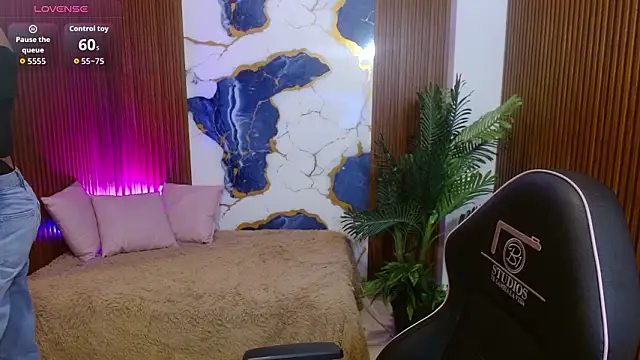 Snapshot of Athenaa_tay chatting on February 9, 11:47 am Athenaa tay online show from February 9, 11:47 am