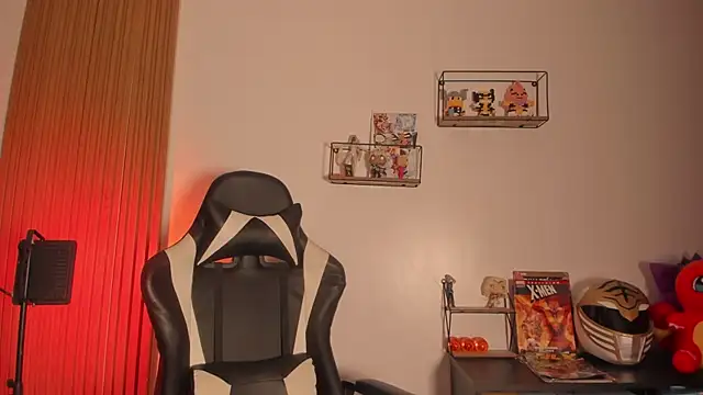 Snapshot of SebastianMaximoff_ chatting on February 20, 8:20 pm SebastianMaximoff online show from February 20, 8:20 pm