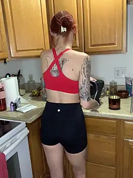 Snapshot of ThornsandHoney chatting on February 20, 3:47 am ThornsandHoney online show from February 20, 3:47 am