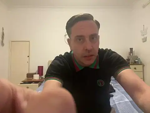 malcolm2334 online show from April 8, 6:52 pm