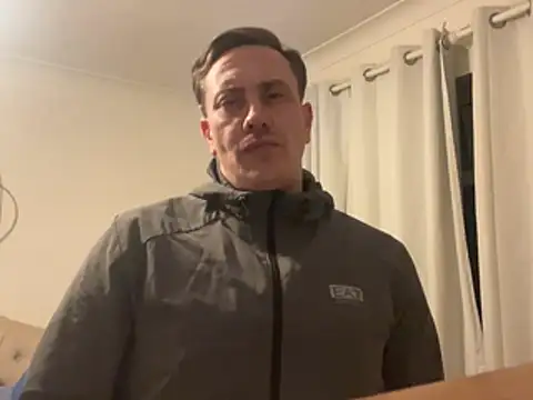 malcolm2334 online show from April 9, 7:30 pm