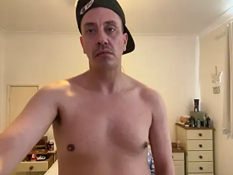 malcolm2334 online show from April 11, 1:04 pm