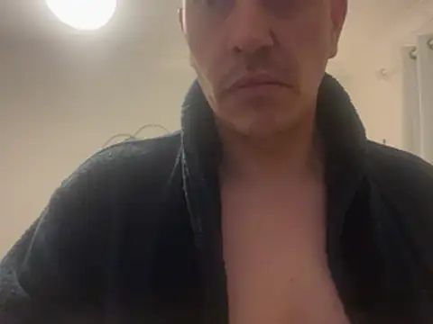 malcolm2334 online show from April 12, 1:10 am