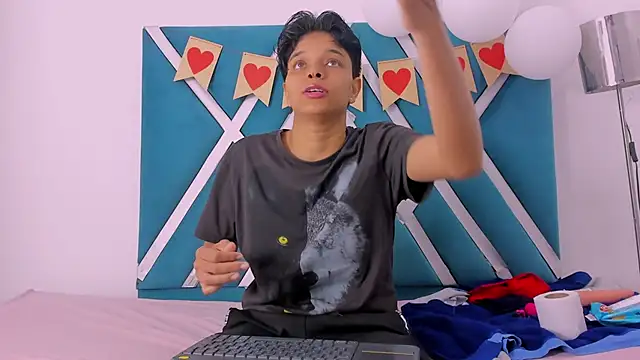 Snapshot of natasha_and_zoe chatting on February 22, 5:55 pm natasha and zoe online show from February 22, 5:55 pm