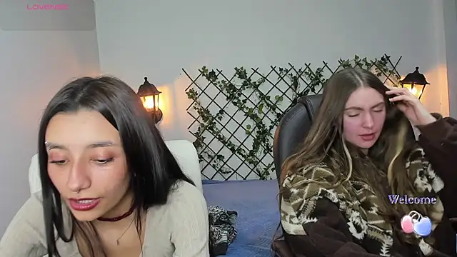 Snapshot of nana__rousse chatting on February 18, 11:22 pm nana rousse online show from February 18, 11:22 pm