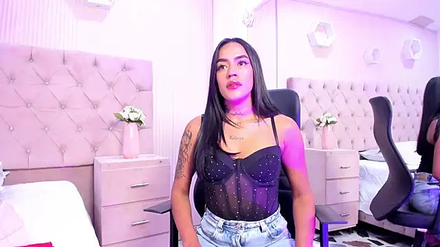 JazminRusso  online show from April 4, 4:33 am