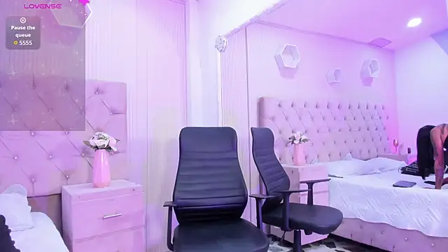 JazminRusso  online show from April 9, 4:56 am