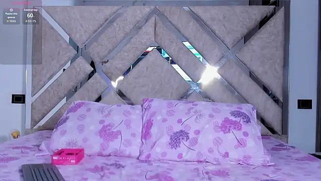 Snapshot of Softeden_ chatting on February 27, 5:24 pm Softeden online show from February 27, 5:24 pm