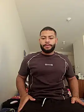 Snapshot of KLEYTON33 chatting on February 28, 3:35 pm KLEYTON33 online show from February 28, 3:35 pm