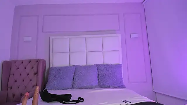 Snapshot of LiaJohnnson_ chatting on March 2, 4:36 am LiaJohnnson online show from March 2, 4:36 am