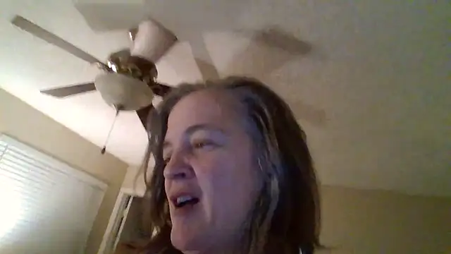 Snapshot of submit2unow1122 chatting on February 9, 5:55 am submit2unow1122 online show from February 9, 5:55 am